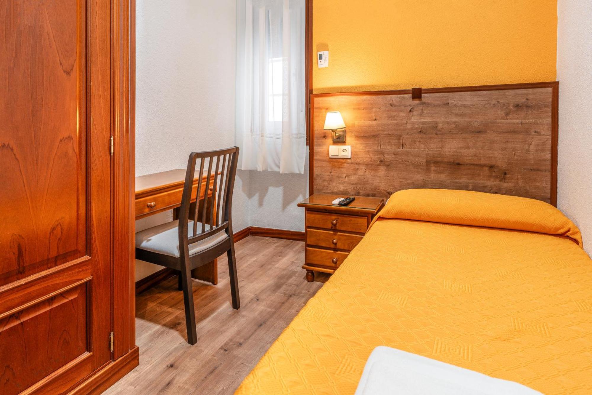 Hostal Edreira Мадрид Екстериор снимка