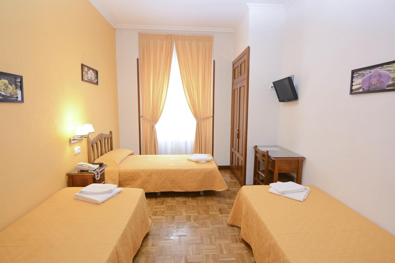 Hostal Edreira Мадрид Екстериор снимка